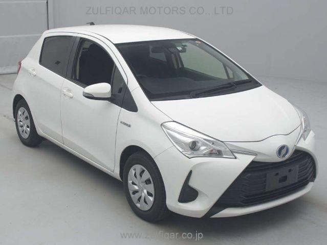 TOYOTA VITZ 2017 Image 3