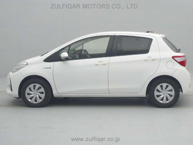 TOYOTA VITZ 2017 Image 5