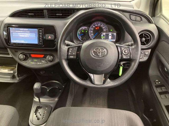 TOYOTA VITZ 2017 Image 8