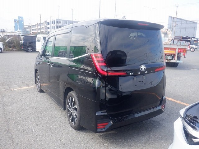 TOYOTA NOAH 2022 Image 19