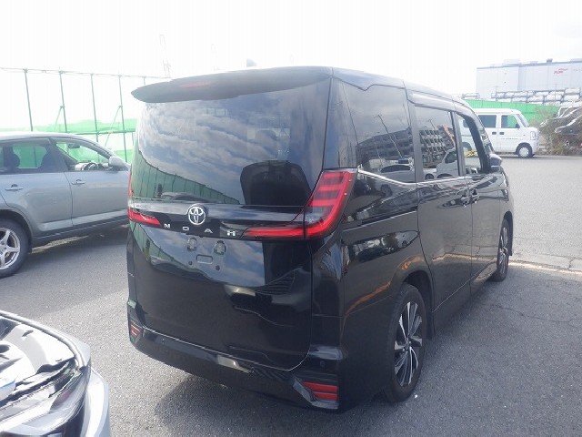 TOYOTA NOAH 2022 Image 21
