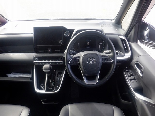 TOYOTA NOAH 2022 Image 22