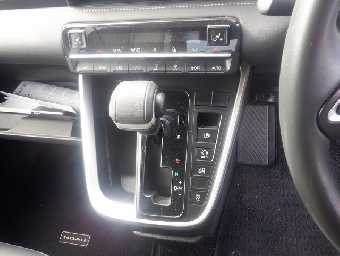 TOYOTA NOAH 2022 Image 18