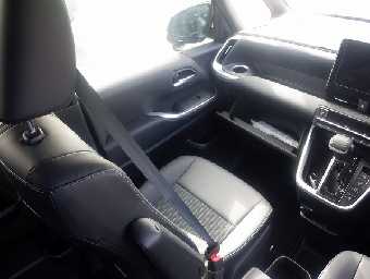 TOYOTA NOAH 2022 Image 20