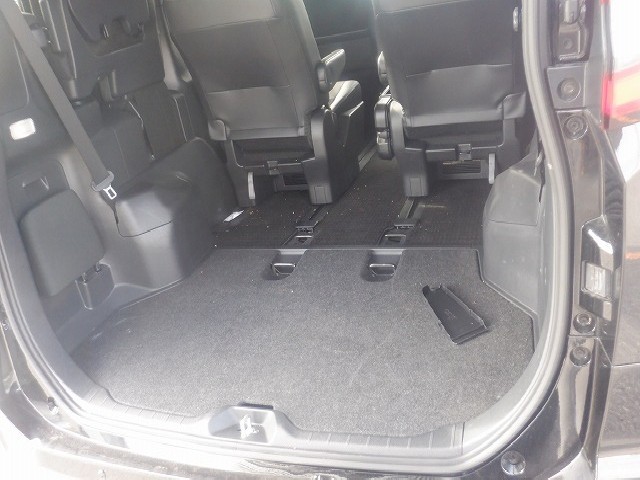 TOYOTA NOAH 2022 Image 28