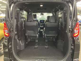 TOYOTA NOAH 2022 Image 10