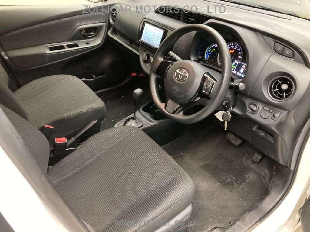 TOYOTA VITZ 2019 Image 5