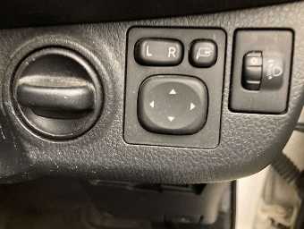 TOYOTA VITZ 2019 Image 7