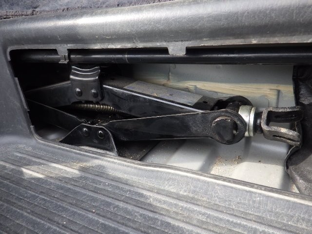 MAZDA BONGO FRIENDEE 1996 Image 28