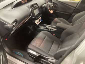 TOYOTA PRIUS 2016 Image 11