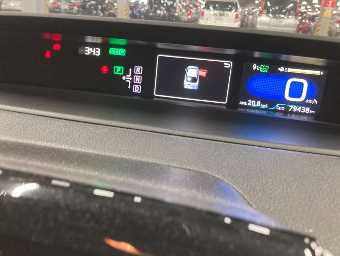 TOYOTA PRIUS 2016 Image 8