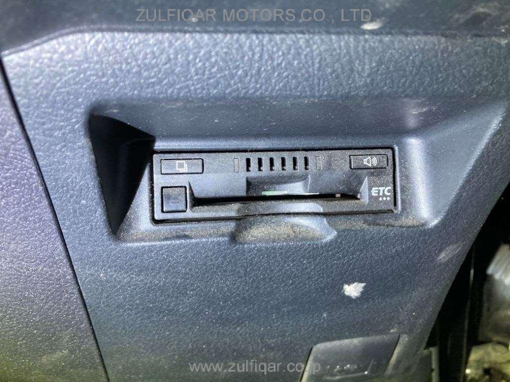 TOYOTA VITZ 2019 Image 12