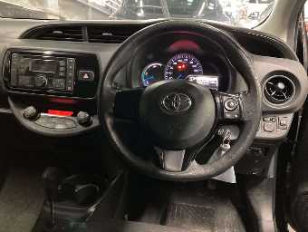 TOYOTA VITZ 2019 Image 7