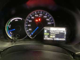 TOYOTA VITZ 2019 Image 8