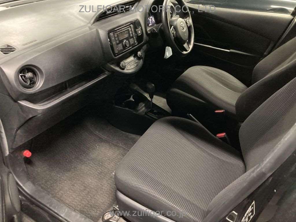 TOYOTA VITZ 2019 Image 9
