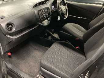 TOYOTA VITZ 2019 Image 9