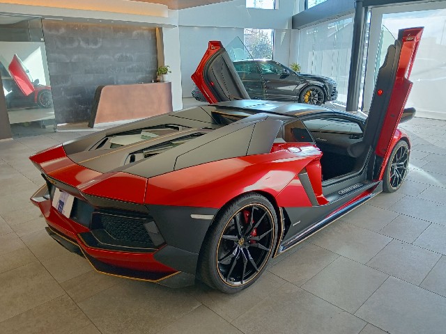 LAMBORGHINI AVENTADOR 2015 Image 21