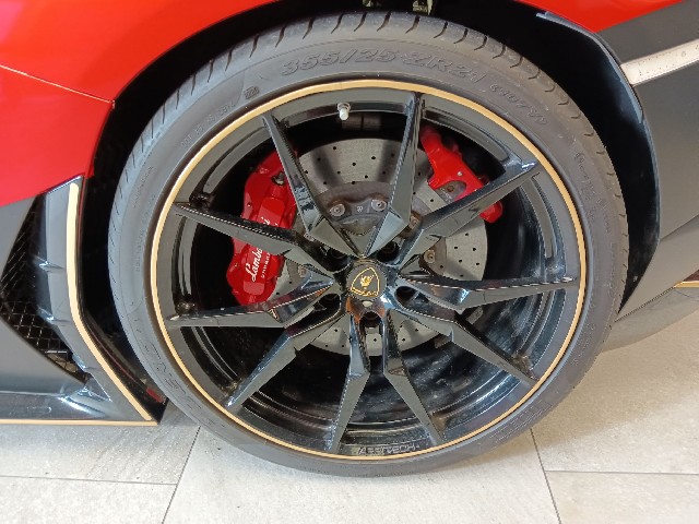 LAMBORGHINI AVENTADOR 2015 Image 46