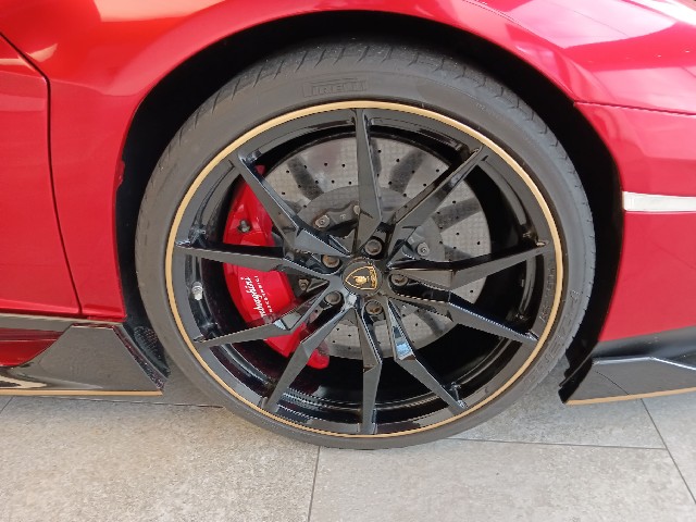 LAMBORGHINI AVENTADOR 2015 Image 48