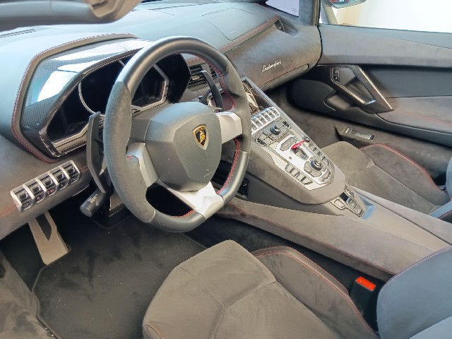 LAMBORGHINI AVENTADOR 2015 Image 49