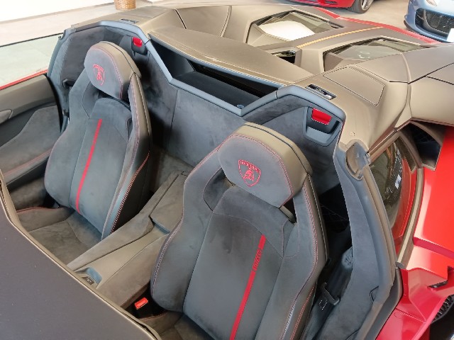 LAMBORGHINI AVENTADOR 2015 Image 51