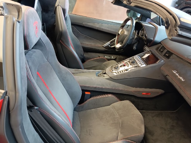 LAMBORGHINI AVENTADOR 2015 Image 53