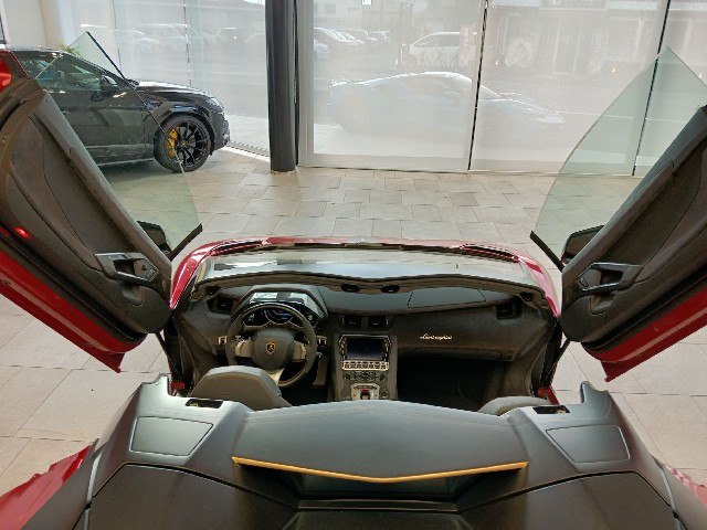 LAMBORGHINI AVENTADOR 2015 Image 55