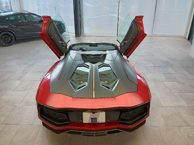 LAMBORGHINI AVENTADOR 2015 Image 56