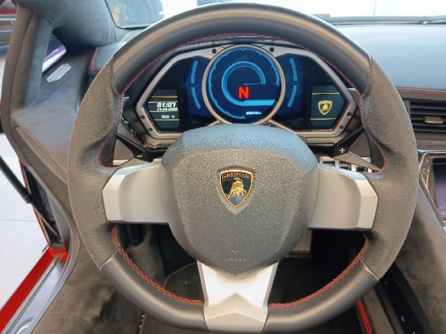 LAMBORGHINI AVENTADOR 2015 Image 58