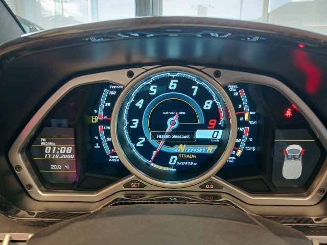 LAMBORGHINI AVENTADOR 2015 Image 63