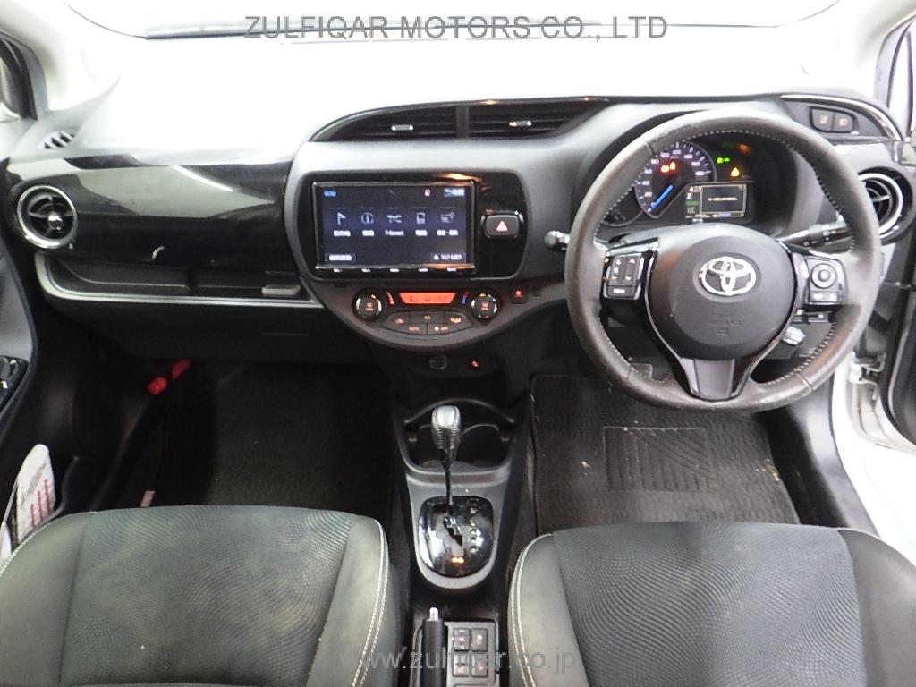 TOYOTA VITZ 2017 Image 3