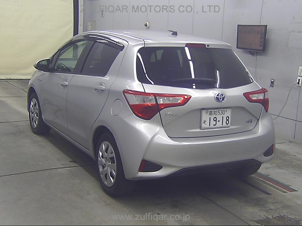 TOYOTA VITZ 2017 Image 5