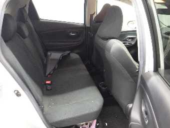 TOYOTA VITZ 2017 Image 7