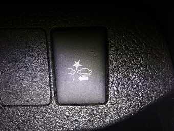 TOYOTA VITZ 2017 Image 8