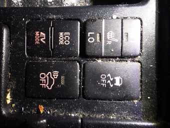 TOYOTA VITZ 2017 Image 9