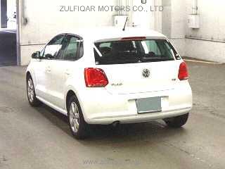 VOLKSWAGEN POLO 2010 Image 2