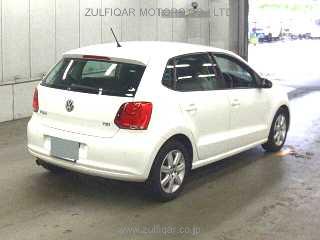 VOLKSWAGEN POLO 2010 Image 5