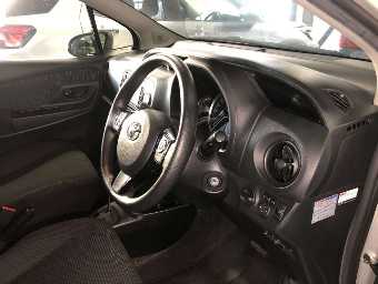 TOYOTA VITZ 2019 Image 5