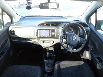 TOYOTA VITZ 2019 Image 3