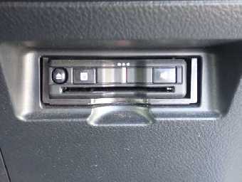 TOYOTA VITZ 2019 Image 8