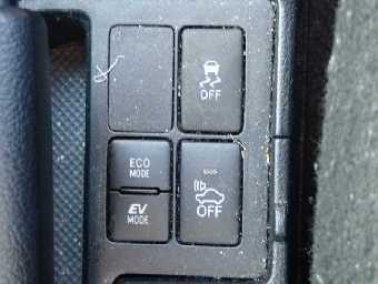 TOYOTA VITZ 2019 Image 9