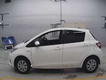 TOYOTA VITZ 2019 Image 4