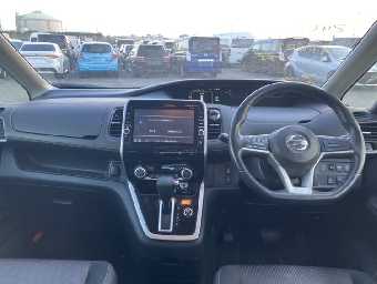 NISSAN SERENA 2016 Image 10