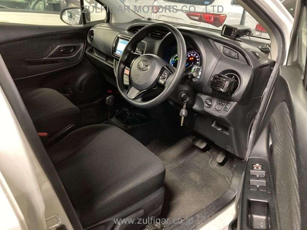 TOYOTA VITZ 2019 Image 5