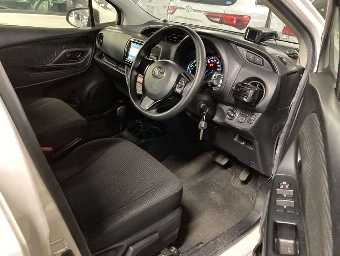 TOYOTA VITZ 2019 Image 5