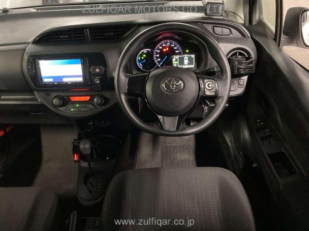 TOYOTA VITZ 2019 Image 6