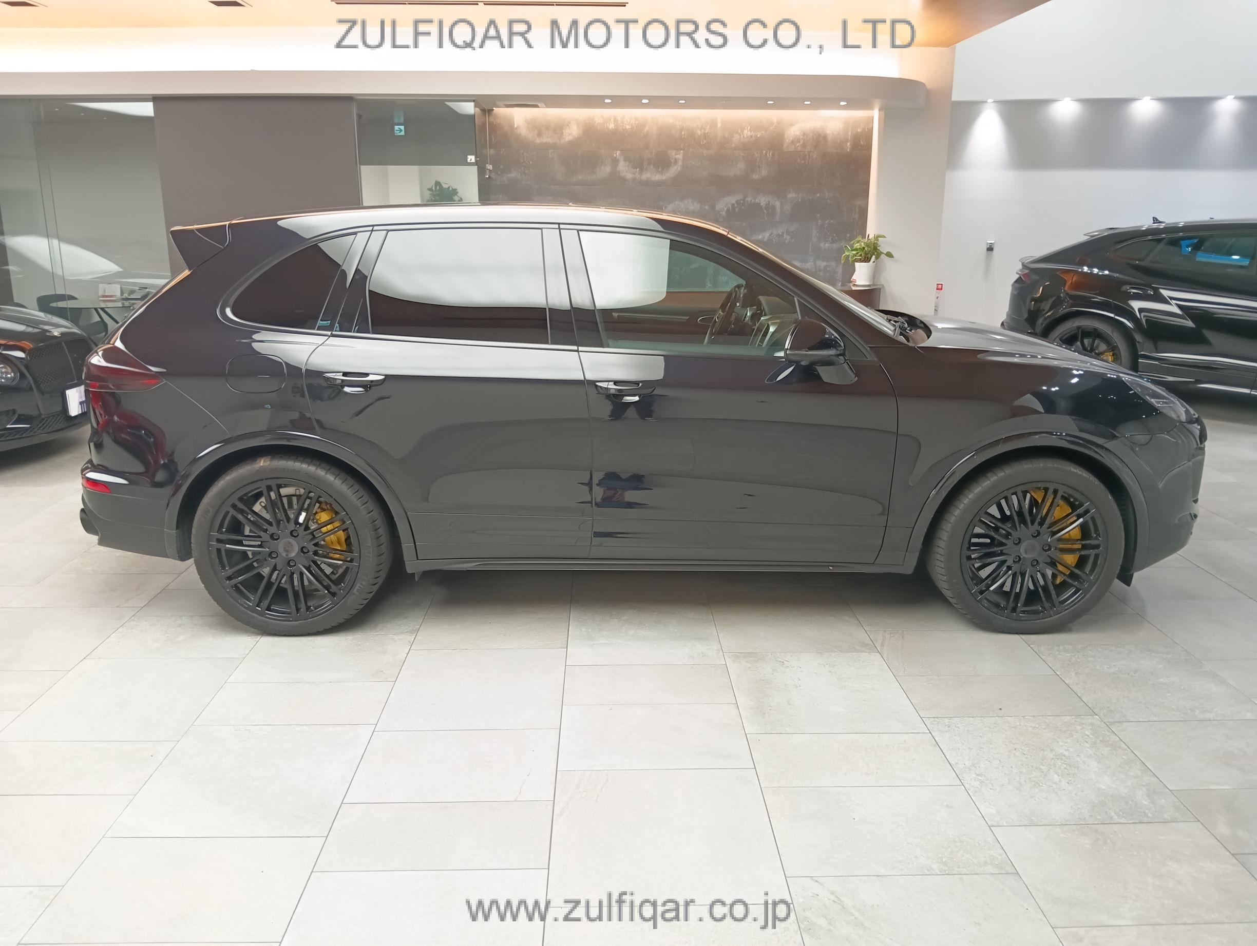 PORSCHE CAYENNE 2016 Image 4