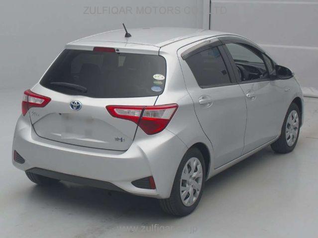 TOYOTA VITZ 2017 Image 2