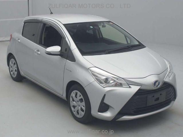 TOYOTA VITZ 2017 Image 3