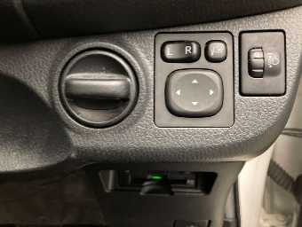 TOYOTA VITZ 2019 Image 7